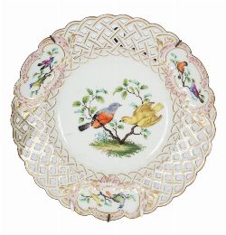 MEISSEN PIERCED AND HAND-PAINTED BIRD DECORATED CABINET PLATE