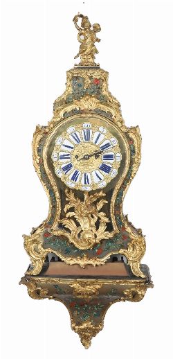 19TH-CENTURY ORMOLU-MOUNTED GREEN BOULLE CLOCK AND WALL-MOUNTED BRACKET