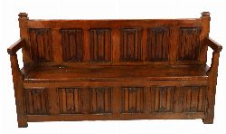 18TH-CENTURY CARVED LINENFOLD PANELLED HALL BENCH