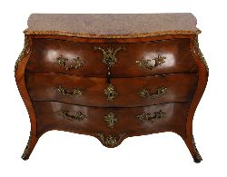 18TH-CENTURY FRENCH COMMODE 
