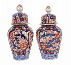 PAIR OF 19TH-CENTURY IMARI VASES, EACH WITH A LID