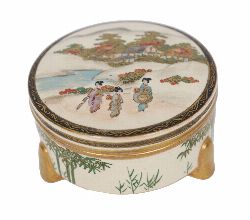 SATSUMA CIRCULAR PORCELAIN FOOTED TRINKET BOX, MEIJI