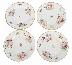 SET OF FOUR EARLY ENGLISH PORCELAIN DESSERT PLATES