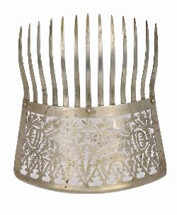 A 19TH-CENTURY STEEL HAIR COMB