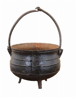 19TH-CENTURY METAL SKILLET POT