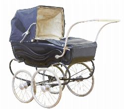 VINTAGE WALKER WILSON DUBLIN CHILD'S PRAM