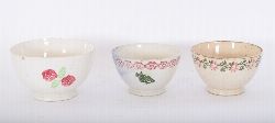 COLLECTION OF THREE 19TH-CENTURY SPONGEWARE PORRIDGE BOWLS