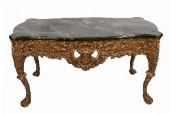 18TH-CENTURY CARVED GILTWOOD CENTRE TABLE