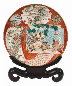 LARGE JAPANESE KUTANI PORCELAIN CHARGER