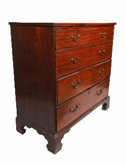 GEORGIAN MAHOGANY CHEST OF FOUR GRADUATED DRAWERS