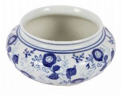 AN ENGLISH BLUE AND WHITE PLANTER BOWL