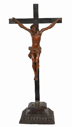 A HIGHLY CARVED WOOD CRUCIFIX