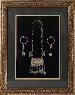 FRAMED SILVER BEDOUIN NECKLACE AND EARRINGS SET