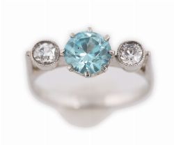 18CT WHITE GOLD AQUAMARINE AND DIAMOND RING