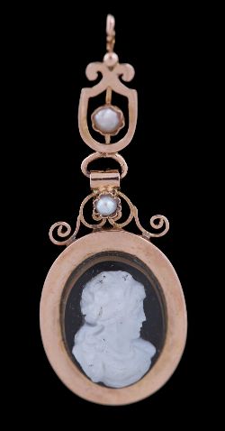 9CT GOLD CAMEO AND PEARL DROP EARRINGS