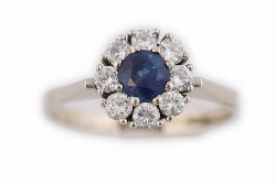 18CT WHITE GOLD SAPPHIRE AND DIAMOND CLUSTER RING