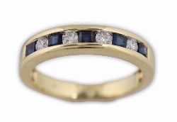 18CT YELLOW GOLD SAPPHIRE AND DIAMOND BAND RING