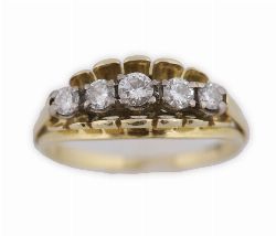 18CT YELLOW GOLD FIVE-STONE DIAMOND RING