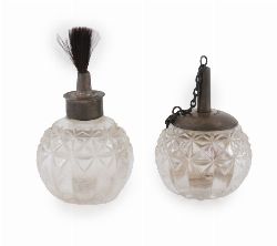 A PAIR OF SILVER-MOUNTED CUT-CRYSTAL PERFUME FLASKS, LATE 19TH CENTURY