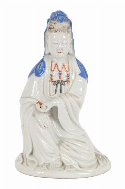 CHINESE QING DYNASTY PORCELAIN FIGURE OF GUANYIN