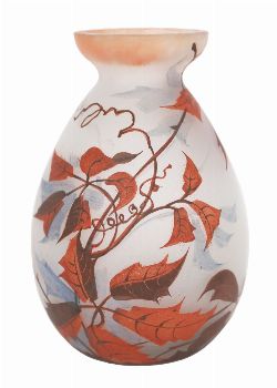 POYNAUS CAMEO GLASS VASE