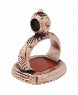 LARGE CARNELIAN AND GOLD SEAL FOB