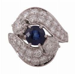 PLATINUM SAPPHIRE AND DIAMOND CLUSTER RING