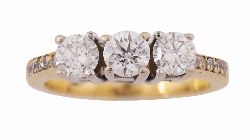 18CT YELLOW GOLD THREE-STONE DIAMOND RING