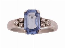 SAPPHIRE AND DIAMOND RING