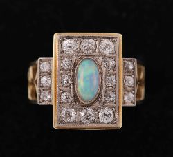 14CT GOLD OPAL AND DIAMOND CLUSTER RING