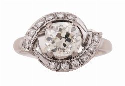 PLATINUM DIAMOND CLUSTER RING