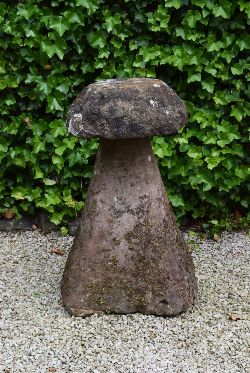 LARGE 18TH-CENTURY STONE MUSHROOM
