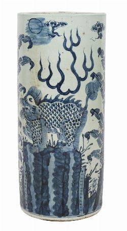 19TH-CENTURY CHINESE BLUE AND WHITE STICK STAND