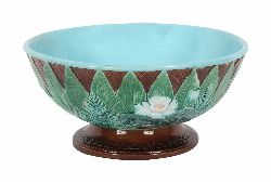 LARGE MAJOLICA CENTRE BOWL