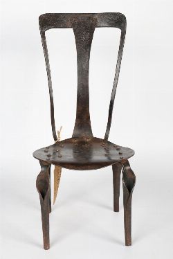 VINTAGE METAL CHILD'S CHAIR