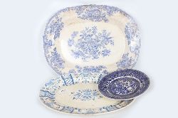 TWO ANTIQUE PLATTERS AND A WILLOW PATTERN PLATE