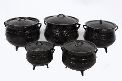 FIVE GRADUATED SKILLET POTS WITH LIDS - 10 GALLON