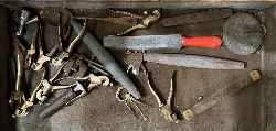 COLLECTION OF ITEMS INCLUDING CRIMPERS, ANTIQUE SPIRIT LEVELS, ETC.