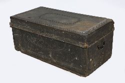 LEATHER-BOUND LIFT-TOP TRUNK