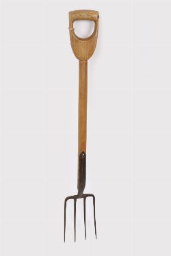 VINTAGE DIGGING FORK