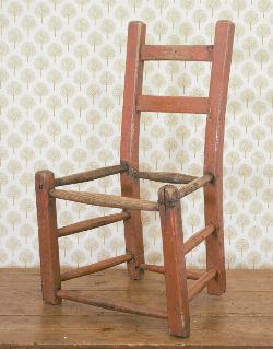 19TH-CENTURY SUGAN CHAIR