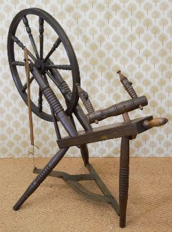 19TH-CENTURY IRISH PINE SPINNING WHEEL