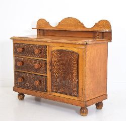 VICTORIAN CHEST OF DRAWERS