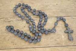 19TH-CENTURY CARVED WOOD ROSARY BEADS