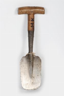 SKELTON STRAWBERRY SPADE
