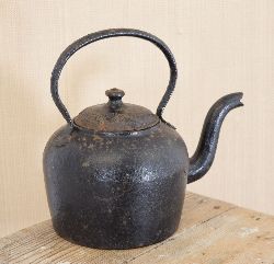 19H-CENTURY IRON KETTLE