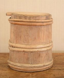 19TH-CENTURY PINE OVAL STAVE FLOUR BIN AND COVER