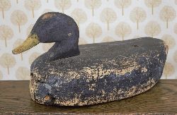 19TH-CENTURY CARVED CORK WOOD DECOY DUCK
