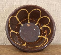 19TH-CENTURY COAL ISLAND SLIPWARE GLAZED TERRACOTTA DAIRY BOWL