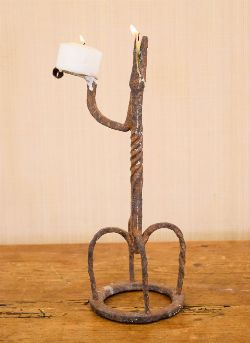 EARLY 19TH-CENTURY IRON RUSH LIGHT